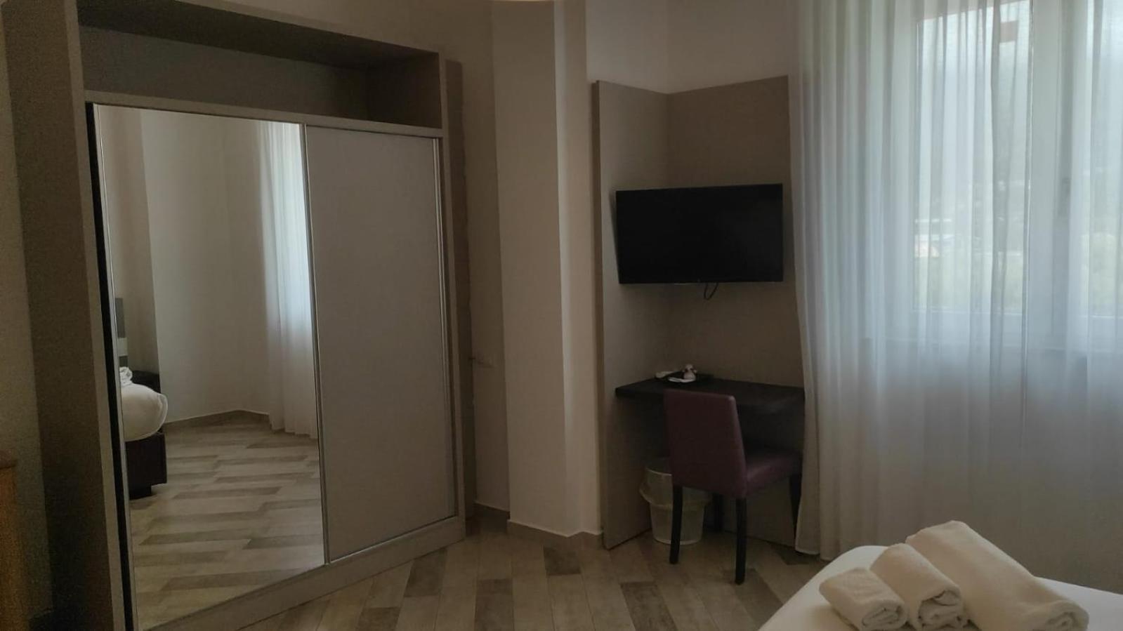La Perla Del Tirreno Guest House Sapri Esterno foto